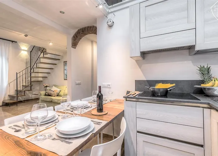 Signoria Elegant Apartment By Mmega